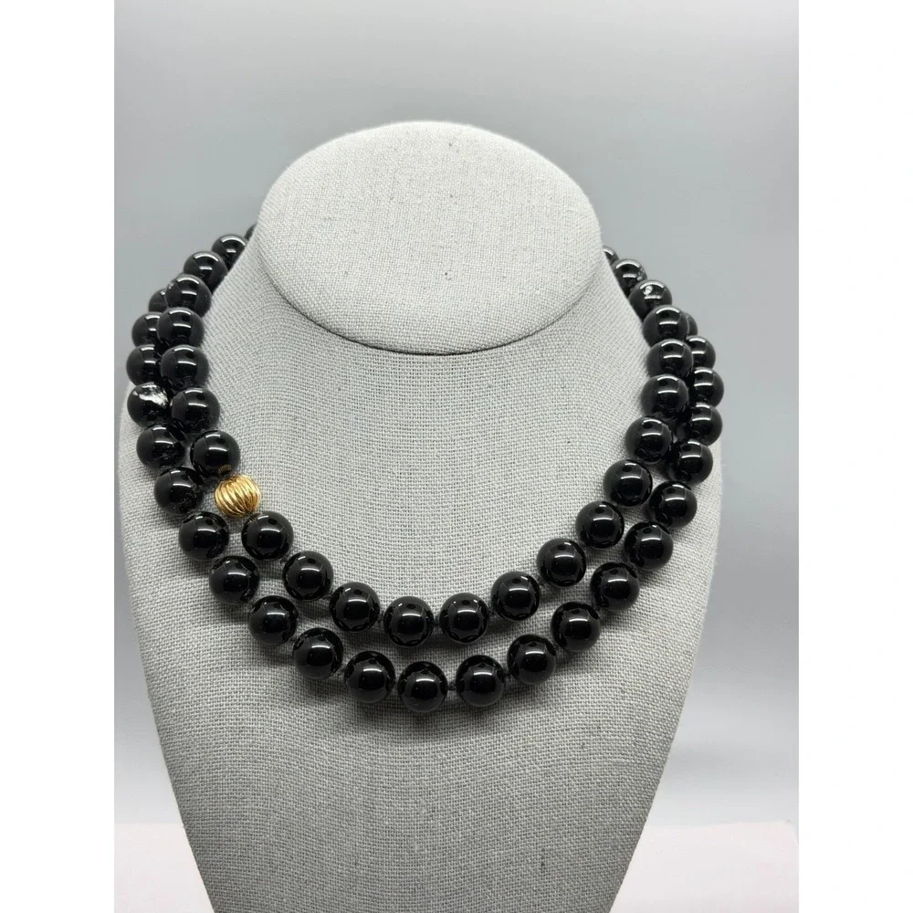 Black Glass Beaded And Knotted Necklace Ribbed Gold Tone‎ Accent Bead 35